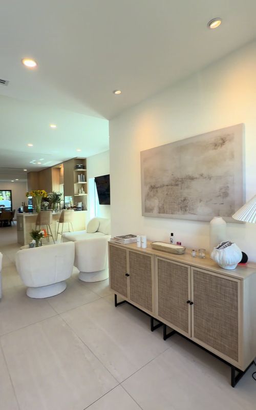 We love a good fixer upper, what do you think? #houserenovation #housemakeover #fixerupper #beforeafter #homerenovation 