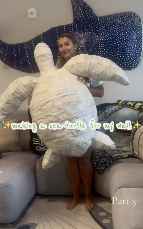 Come make a paper mache sea turtle for my wall — Part 3 🐢🤍#seaturtle #papermache #DIY #fyp #artistsoftiktok 