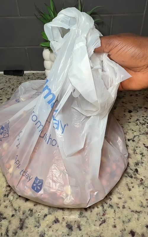 Save this easy hack for later. Follow me for more. #tiktokviral #homehacks #KitchenHacks #lifehacks #easyhacks 