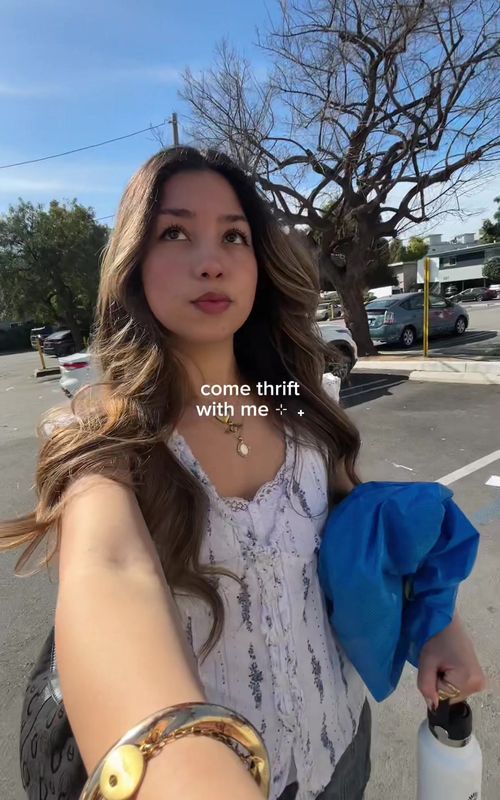 another lil thrift vlog! <3 #thrifting #thriftfinds #thriftwithme #thrifthaul #goodwillfinds 