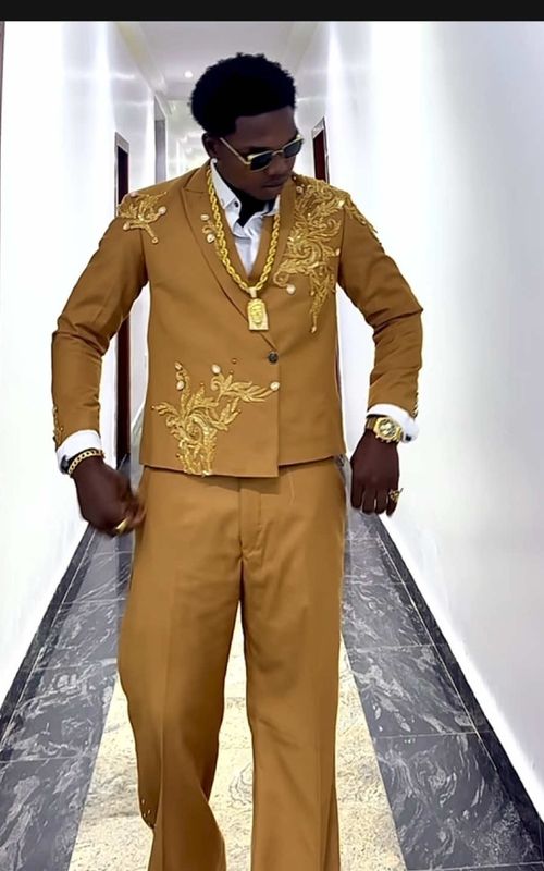 How I styled my suit for my Dinner & Awards Night😌, and yes, I took home ‘Style Icon of the Year’ Award for my outstanding fashion sense. JRY Fashion is limitless 🔥  DIY designs on my suit  #fashiontrend #outfitinspo #OOTD #stylehacks  . . #biumsahealthweek26 