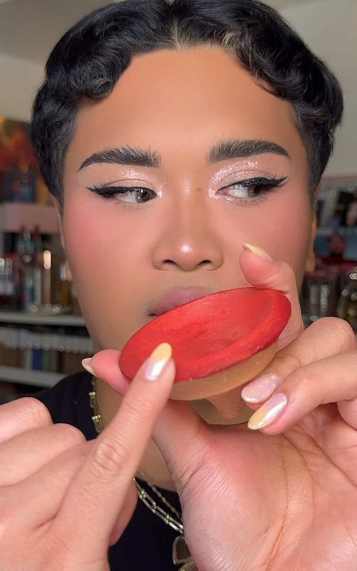 Replying to @💫Seta💫 DID I GET A FAKE MOROCCAN LIPSTICK?! 😱😱🤔🥺 #makeup #beauty #viralmakeup #beautytips #lipstick  
