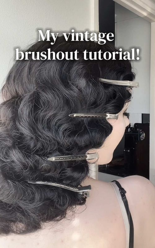 My vintage brushout tutorial!🤍 #vintagehair #vintagehairstyle #hairtutorials #tutorial #40s 