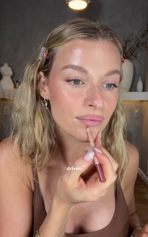 Beauty hacks taught from pro makeup artists no one told you before 🤌🏼 you’re welcome 