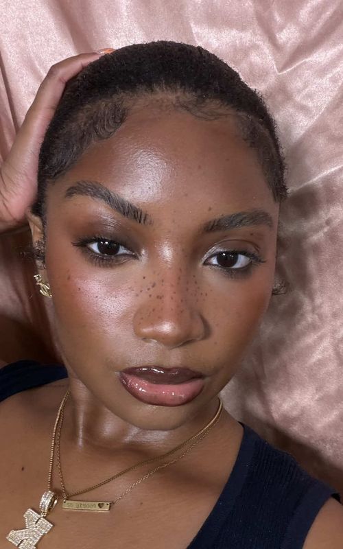 here’s the tutorial for the Aussie Girl Makeup & yes it lasted all day🤏🏽😻 @Charlotte Tilbury @Patrick Ta Beauty @Huda Beauty @Makeup By Mario @Hard Candy @Kulfi Beauty @Juvia’s Place @Milani Cosmetics  #australianmakeup #aussiegirl #blackgirlmakeup 