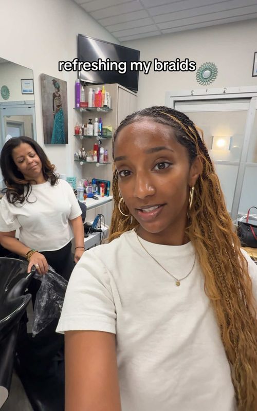she was right and all it needed was a quick refresh #hairstyle #hairtransformation #hairtok  hairstylist: @hairbyehte 