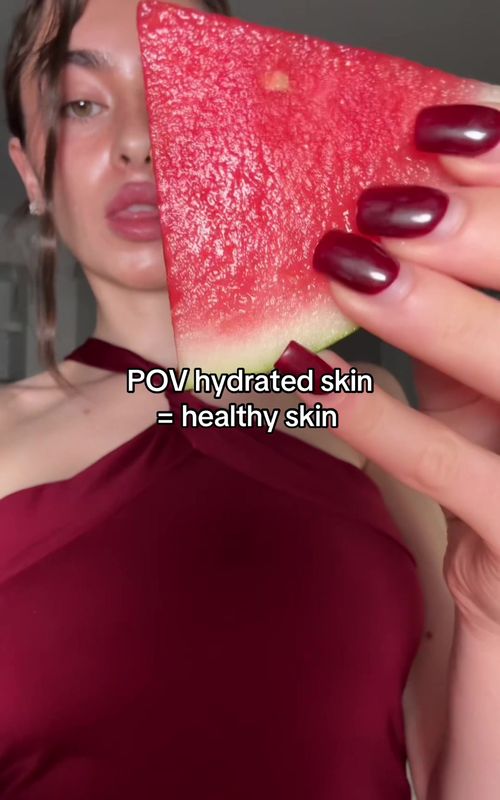 Stay hydrated cuties 😚✨ your skin will loveee #hydratedskin #healthyskin #skincare 