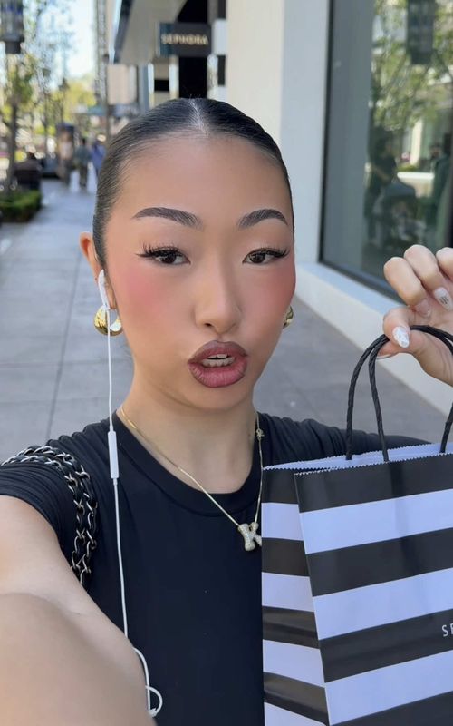 watch your skin DRINK this up 👀 I will ALWAYS go back to this serum @TORRIDEN US because it’s just that girl!!! @sephora #skincareroutine #koreanskincare #skincaretips #glassskin #torriden 