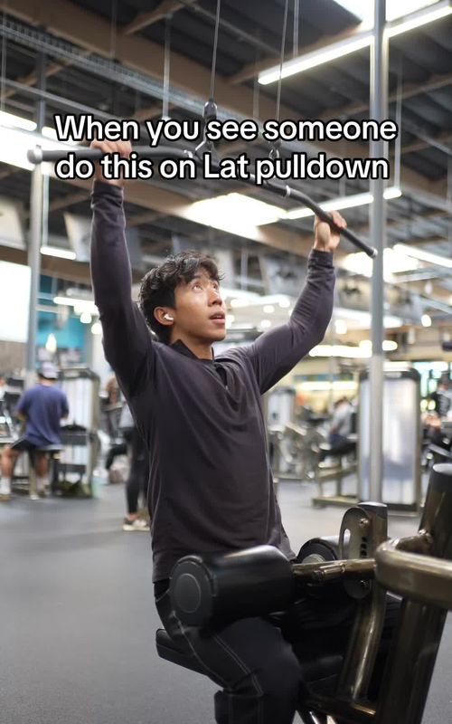 Recently, I saw someone doing lap pullovers on the lat pulldown machine, so why don't I give it a try and give you my thoughts on whether it's better than regular Lat pulldowns. #fyp #Fitness #gym #bodybuilding