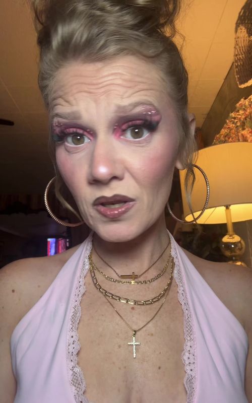 Da fawk #makeuptransition #transition #beforeandafter #trending #makeuplook 