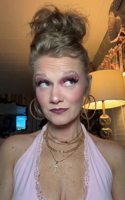 Lights off #beforeandafter #makeuptransition #transition #trending #makeuplook 