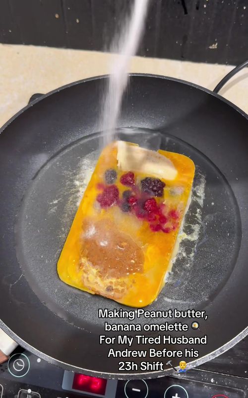 Sweet Omelette Breakfast 🍌🍳 The Kate’s Way 👩‍🍳 #fyp #breakfast #asmr #bluecollar #americanfood 