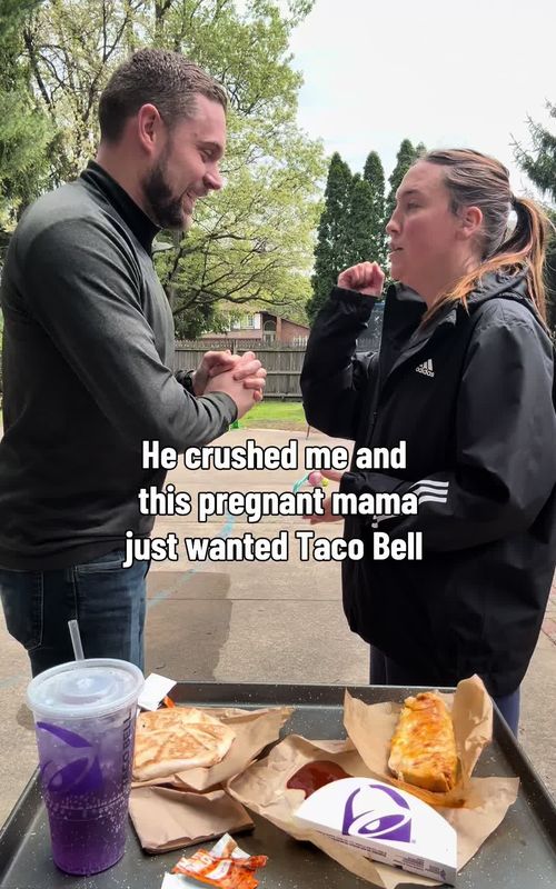 @tacobell it’s my life mission to be partnered with youuuuu!! Everyone Tag them in the comments! #rockpaperscissors #rockpaperfoodchallenge #foodchallenge #coupleschallenge #couplegoals @Mitchel Aguilera 
