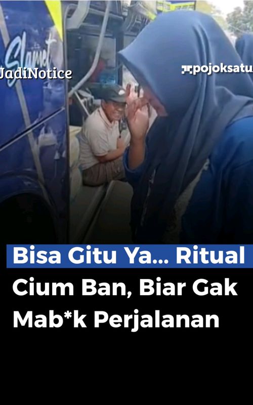 Rekaman video yang memperlihatkan aksi tak biasa dari sekelompok wisatawan kembali menghebohkan media sosial. Dalam video yang diunggah oleh akun sosial media andre.diyansyah, terlihat sejumlah orang bergantian membungkuk dan mencium roda bus pariwisata sebelum berangkat. Aksi tersebut disebut-sebut sebagai “ritual” agar terhindar dari mabuk darat selama perjalanan. Peristiwa ini belum diketahui secara pasti terjadi di mana dan kapan, namun videonya telah tersebar luas dan dibagikan ribuan kali di berbagai platform media sosial. Alih-alih dianggap unik, aksi tersebut justru menuai kritik dari warganet. Banyak yang menyoroti aspek kebersihan dan kesehatan, mengingat ban kendaraan merupakan bagian paling kotor karena bersentuhan langsung dengan jalan. Sejumlah komentar bernada sarkas pun bermunculan, mempertanyakan kesadaran para wisatawan terhadap potensi kuman dan bakteri yang menempel pada ban, termasuk kemungkinan terpapar kotoran atau limbah di jalan. Secara medis, tindakan tersebut dinilai berisiko karena ban kendaraan dapat membawa berbagai jenis bakteri, zat kimia, hingga sisa limbah yang berbahaya bagi kesehatan. Hingga kini, belum ada penjelasan resmi terkait asal-usul maupun tujuan pasti aksi tersebut.