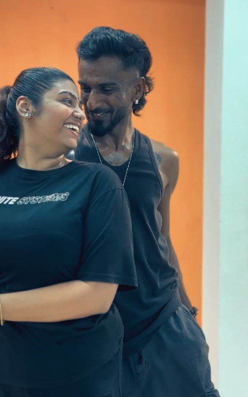 Back with your fav combo🕺🏽💃🏽 partner:@Jaishree Ragunathan🧿  camera🎥: @𝓔𝓵𝓲𝔃𝓪 𝓭𝓪𝓶𝓸𝓭𝓪𝓻𝓪𝓷  #fyppppppppppppppppppppppp #kondaiyilthazhambu #dancecover #tamilsong #shaveeraacreations 