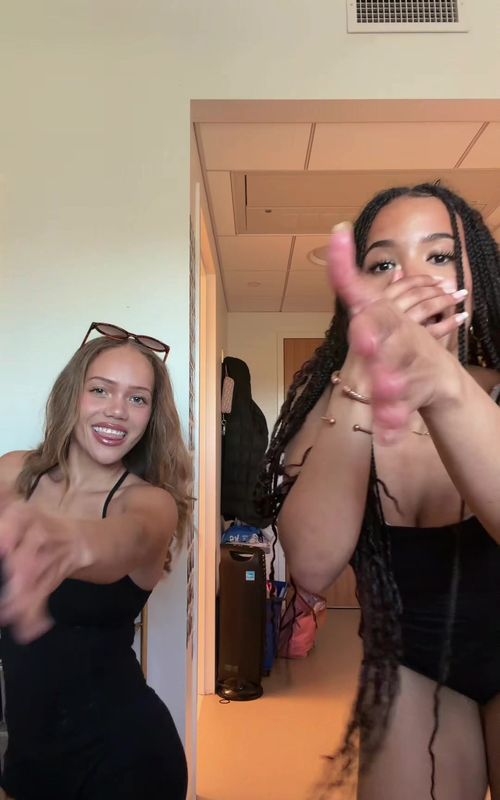 I love dancing on tik tok yeah #fyp 