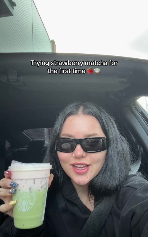Do yall like this???? #matcha #tryingnewthings #trying #singer #starbucks 