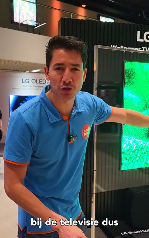 De mooiste, dunste, beste LG tv en bijna geheel draadloos! De LG OLED evo W6, ofwel de 'Wallpaper TV' #televisie#gadget #lgoled #wallpapertv #oled #coolblue