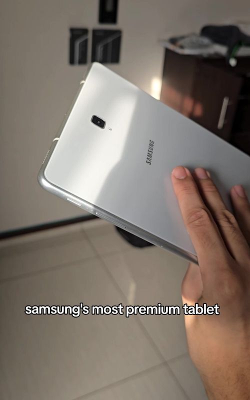 this is the galaxy tab s4 (launched in 2018) and i believe that it's the most premium tablet samsung ever released (back glass on a tablet is crazy 😭) #samsung #tabs4 #galaxytab #techtok 