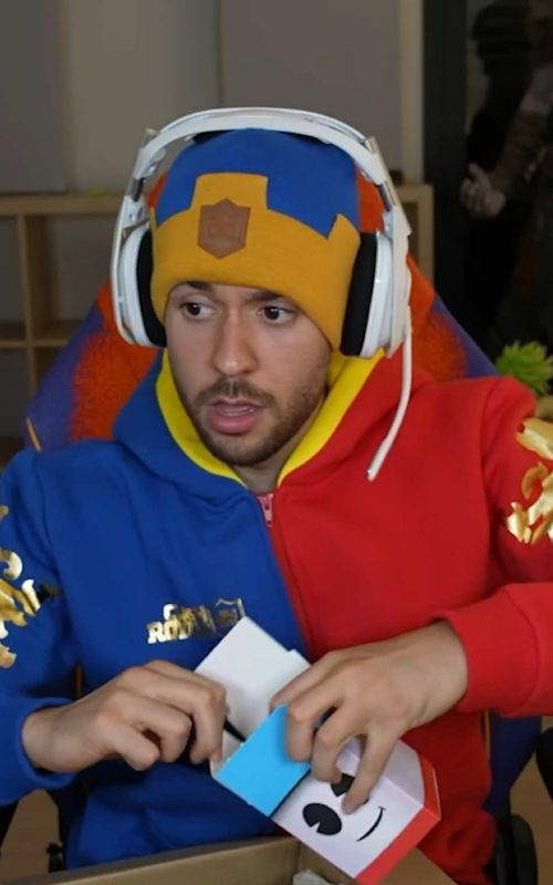 Unboxing MILFOS @M***SHAKES 🤑