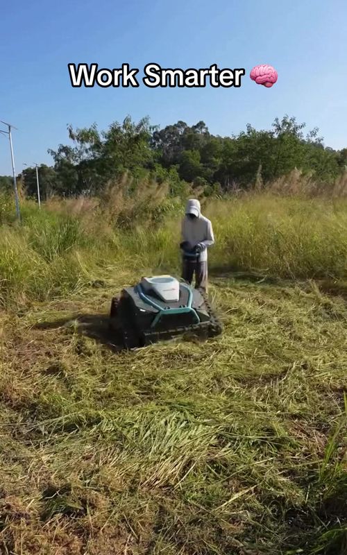 Never doing my lawn again 👍 #LifeHack #technology #lawnmower #car #smart (via kohamremotemower/IG)