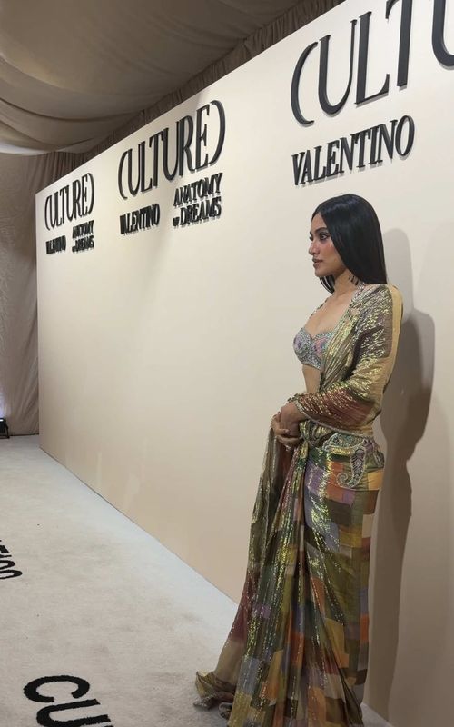 Ahhh!! It’s draped ART For tonight. SO imagine the look I’d do for the met gala….🪩🖼️🎨🥂 #saree #fashioninspo #metgala #metgalalooks @Vaseline @Valentino.Beauty @Cultured MAGAZINE @OSEA Malibu    