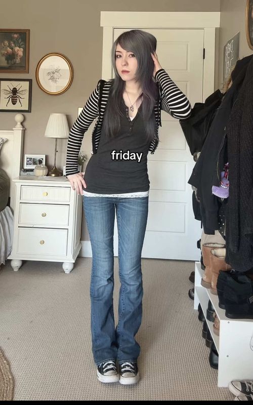 can u tell this wasnt filmed in a single week #OOTD #outfitideas #outfitinspo #alternativefashion #2000sfashion 