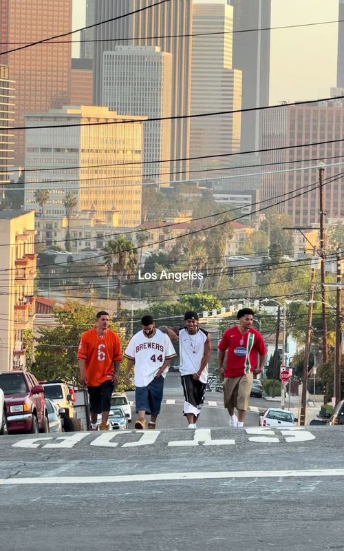 Ain’t nothing better than LA livin  Follow for more content 🚀 #StreetStyle #outfitinspo #streetwearfashion #2000s #LA