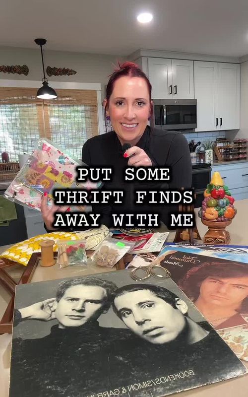 Come put some thrift finds away with me! ••••••••• #organizedhome #organization #organizewithme #thrifthaul #thriftedfinds 