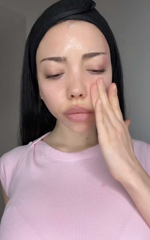 How to get glass skin in 3 simple steps 🩷 #vtcosmetics #koreanskincare #collagen #collagenskincare #pinkskincareroutine@VT Cosmetics US 