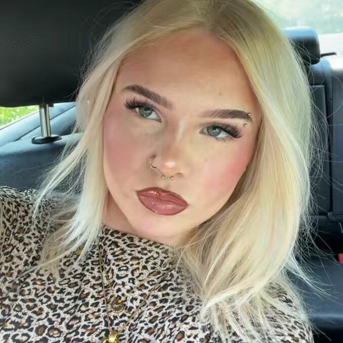mora🧛🏻‍♀️