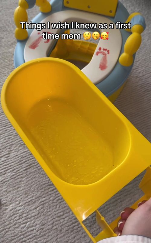 Potty training hack 👍 #MomsofTikTok #pottytrainninghacks #momhacks #kidspotty #momtips