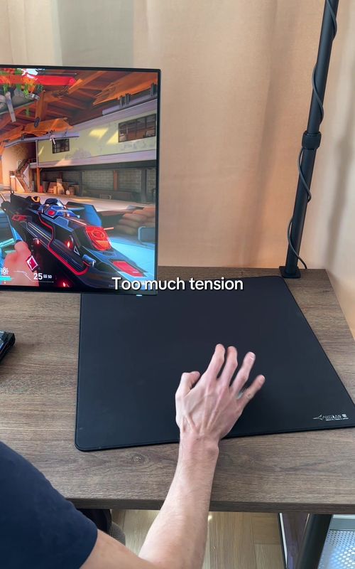 If your hand gets tired — it’s not your aim. Fix your hand position. #aim #fps #valorant #gamingtips #setup 