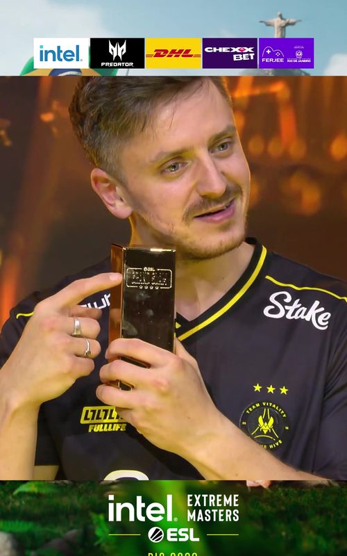 @TeamVitality receive their GOLD BARS for winning the ESL Grand Slam  🏆🔥 #ESL #gaming #esports #counterstrike2 #iemrio2026 