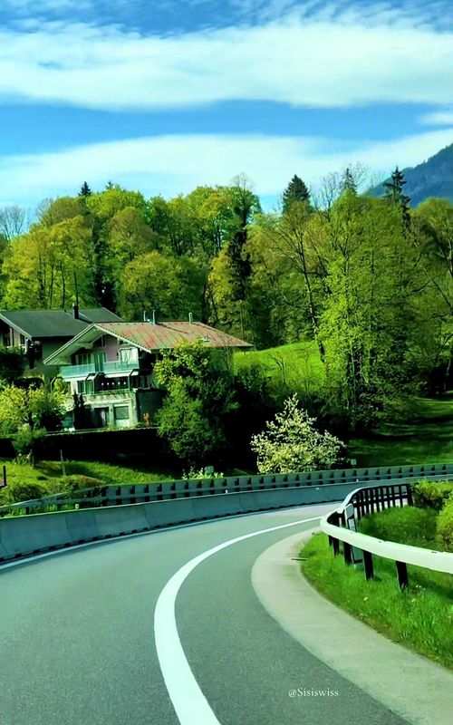 #swissroads 🇨🇭#swissalps #beautifuldestinations #berneroberland #sisiswiss 