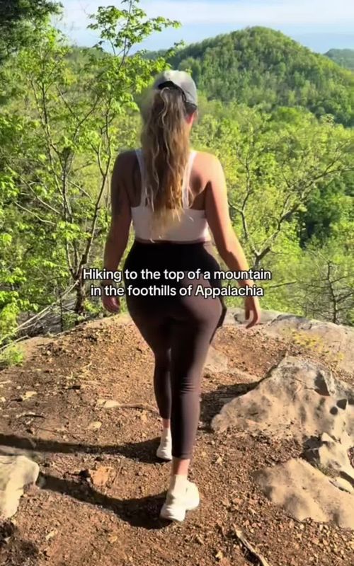 A fun (but creepy at the end) hike #appalachia #appalachianmountains #Hiking #lilymountain #easternky @⋆˙⟡♡𝒟𝒶𝓃𝒾𝑒𝓁𝓁𝑒⋆˙⟡♡ 