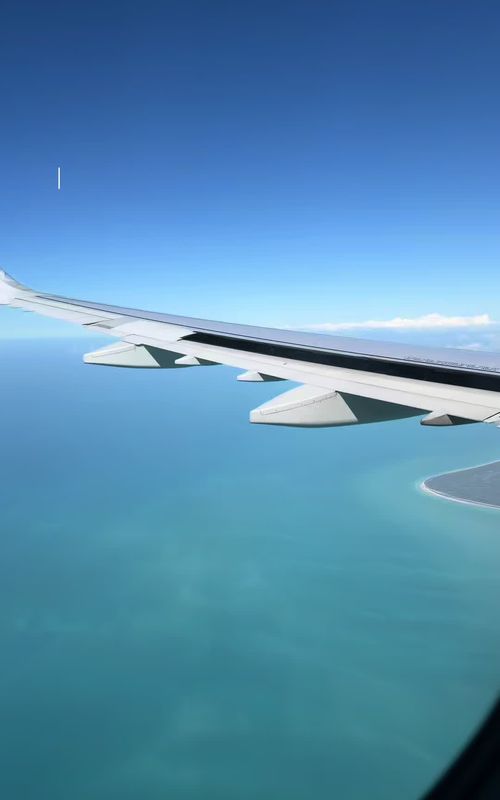 Enjoy your life and just travel. Worry about the rest later🌴🌊🤍 #travel #traveltiktok #beachvibes #Lifestyle #naturelovers