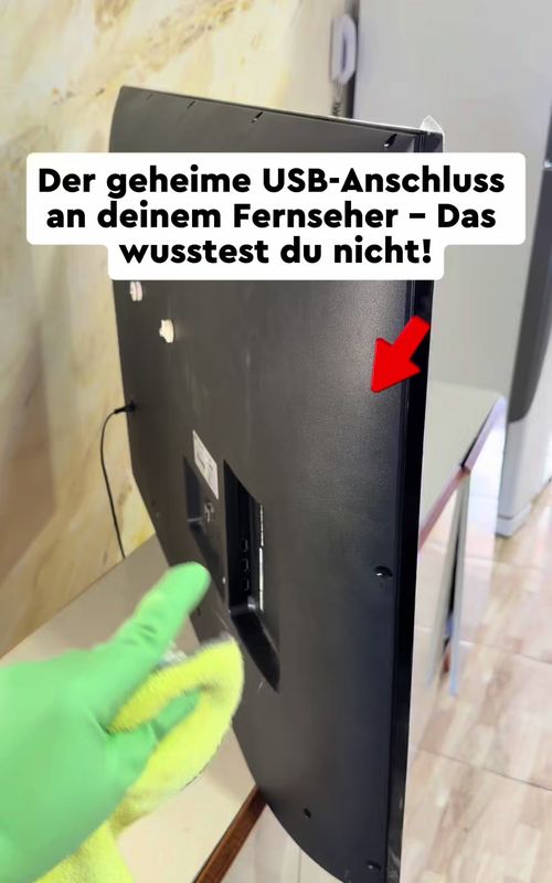 Wir zeigen dir die versteckte Funktion des USB-Anschlusses, den alle Fernseher seit 2005 haben. Wir erklären dir, wie du dein Handy mit deinem Fernseher verbindest, die Transformer TV-App herunterlädst und dein altes Fernsehgerät in ein Smart-TV-System umwandelst – alles über ein einfaches USB-Kabel. #FernseherHack #USBAnschluss #SmartTV #TechTipp #FernseherTutorial       