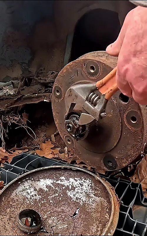 VW Beetle Escapes the Crusher: 1962 Model Rescued at a Junkyard #car #restoration #mechanic #amazing #technology 