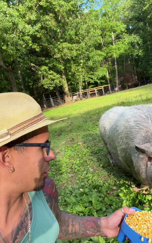 Con La nena Petsy.. #farm #farmlife #viral #farmer #exoticpets 