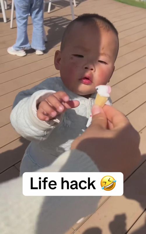 2 for 1 👀 #icecream #baby #smart #lifehacks #kids 