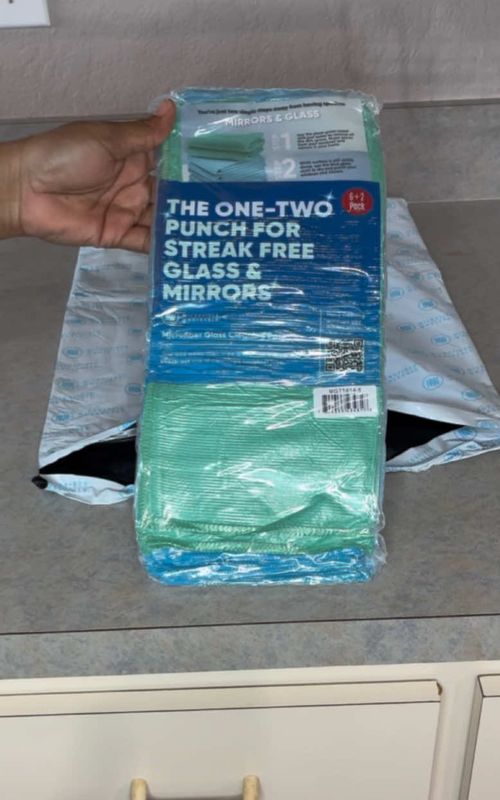 Just water + these mirror & glass cloths = streak-free every time! Comes with 6 glass cloths & 2 microfiber cloths. Link is down below!! #chemicalfree #cleaningtipsandtricks #cleaningbusiness #howtoclean #mirrorcleaning 