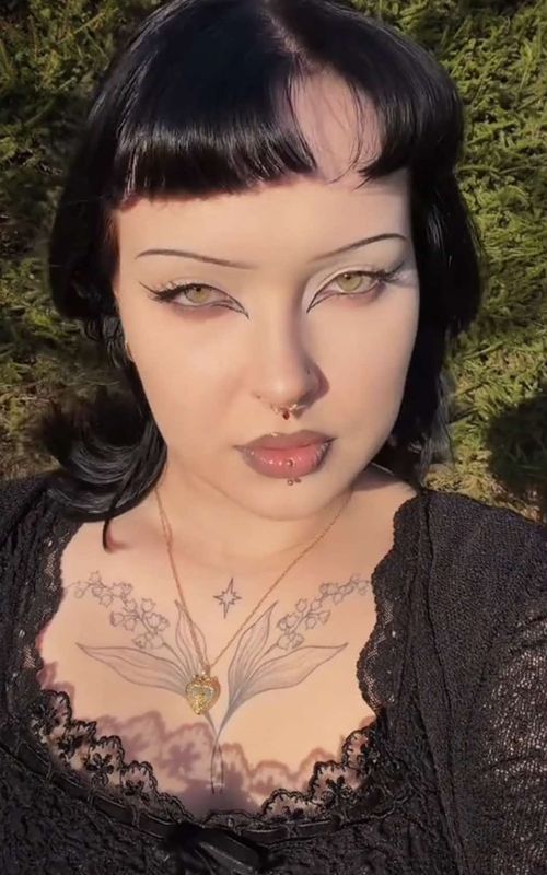 🌞✨  #gothtok #gothstyle #altmakeup #witchy #darkfeminine 