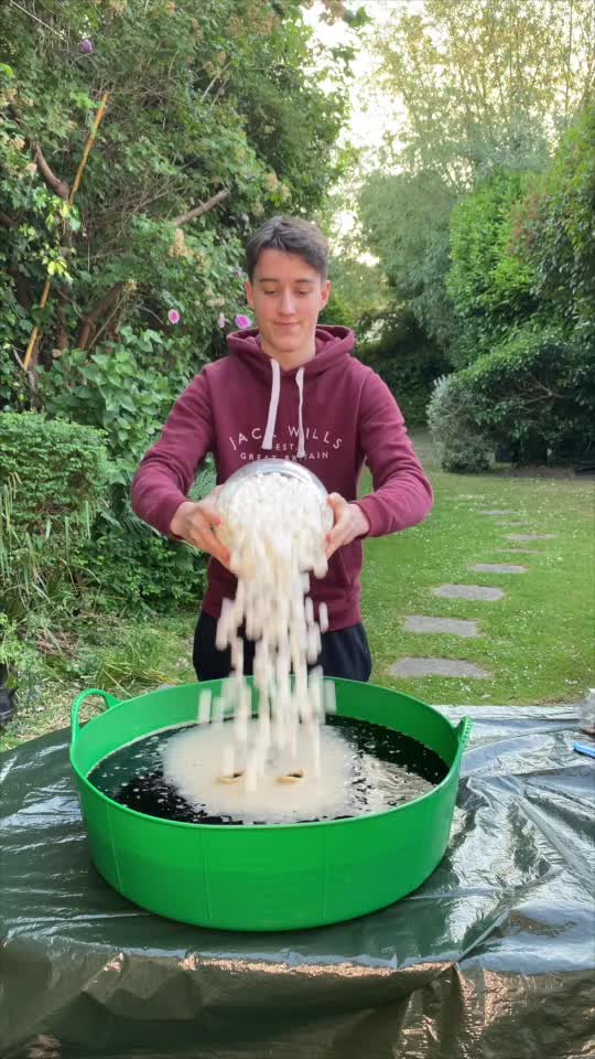 Coke and Mentos EXPOSED 😱 #fyp #viral #coke #mentos #exposed #gasp #mess #smart #facts