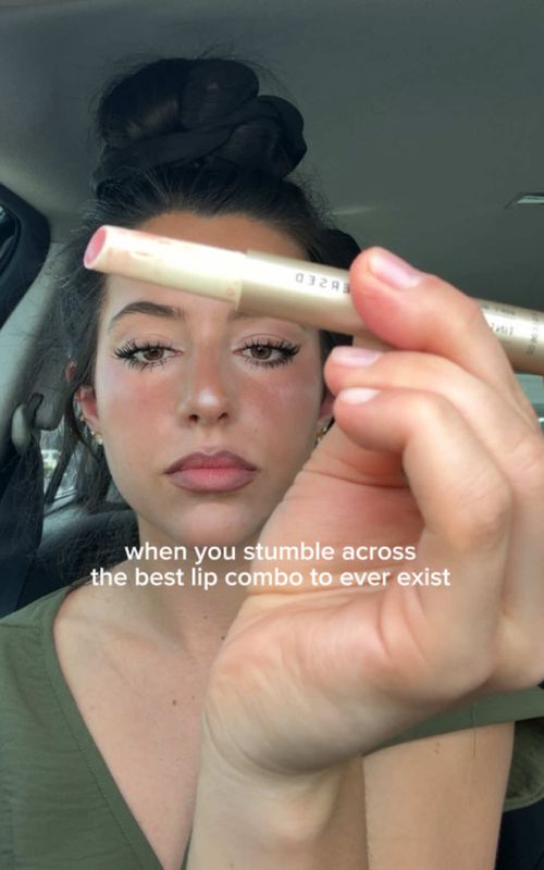the most pillowy, chubby, buttery creation. liner in ‘sculpt’ & serum in ‘compliment’ @Versed Skin  #lipcombo #lipliner #everydaylip #makeuptok #versedlipliner 