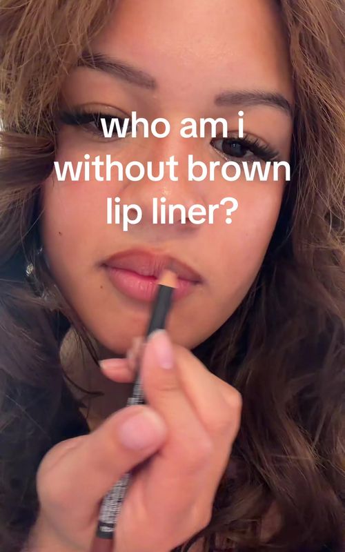 i love a good lippie #girlytok #makeuptok #lipcombo #beautytips #liptutorial 