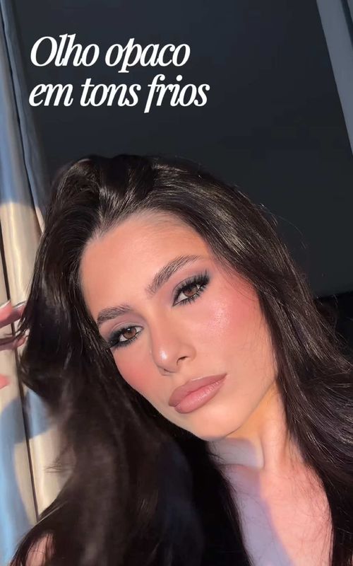 Olhos opacos em tons frios, inspiração de make da Virgínia 💖✨🫵🏻 #maquiagemtiktok #tutorialdemaquiagem #tutorialmakeup #lipcombotutorial 