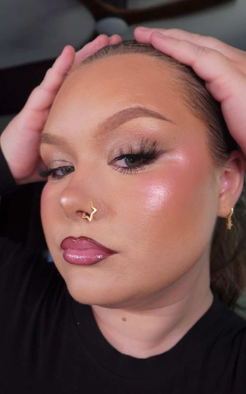 Trying @brynne’s makeup routine (can confirm it looks just as good in person as it does online) #grwm #makeup #tutorial 