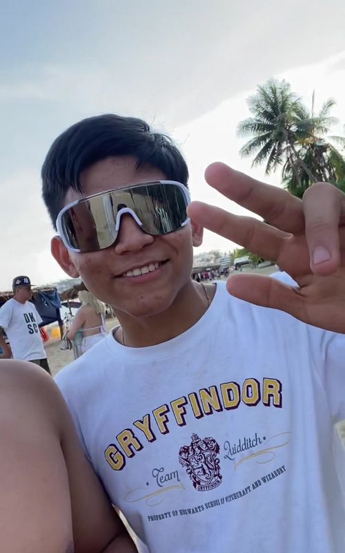 Me reconocieron en Acapulco, vamos a ayudarlo aun que estemos lejos por mensaje, quieres que te ayude a ti? #kevin_martz90 #acnejourney🥺 #fyp 