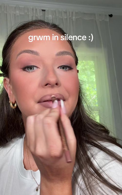 Any guesses on what the photoshoot is for? 🤭🤭 #grwm #getreadywithme #asmr #makeup #MakeupRoutine 